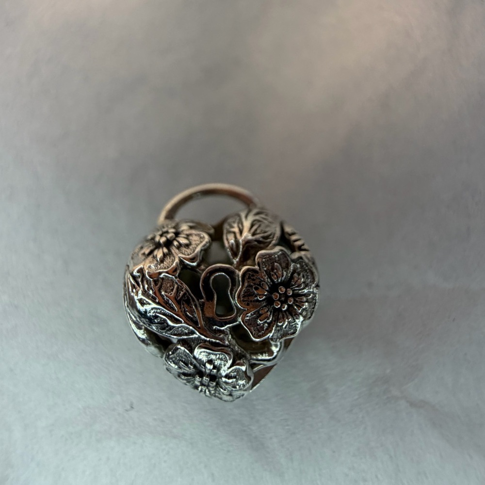 Retired Pandora Floral Heart ❤️ Padlock charm!